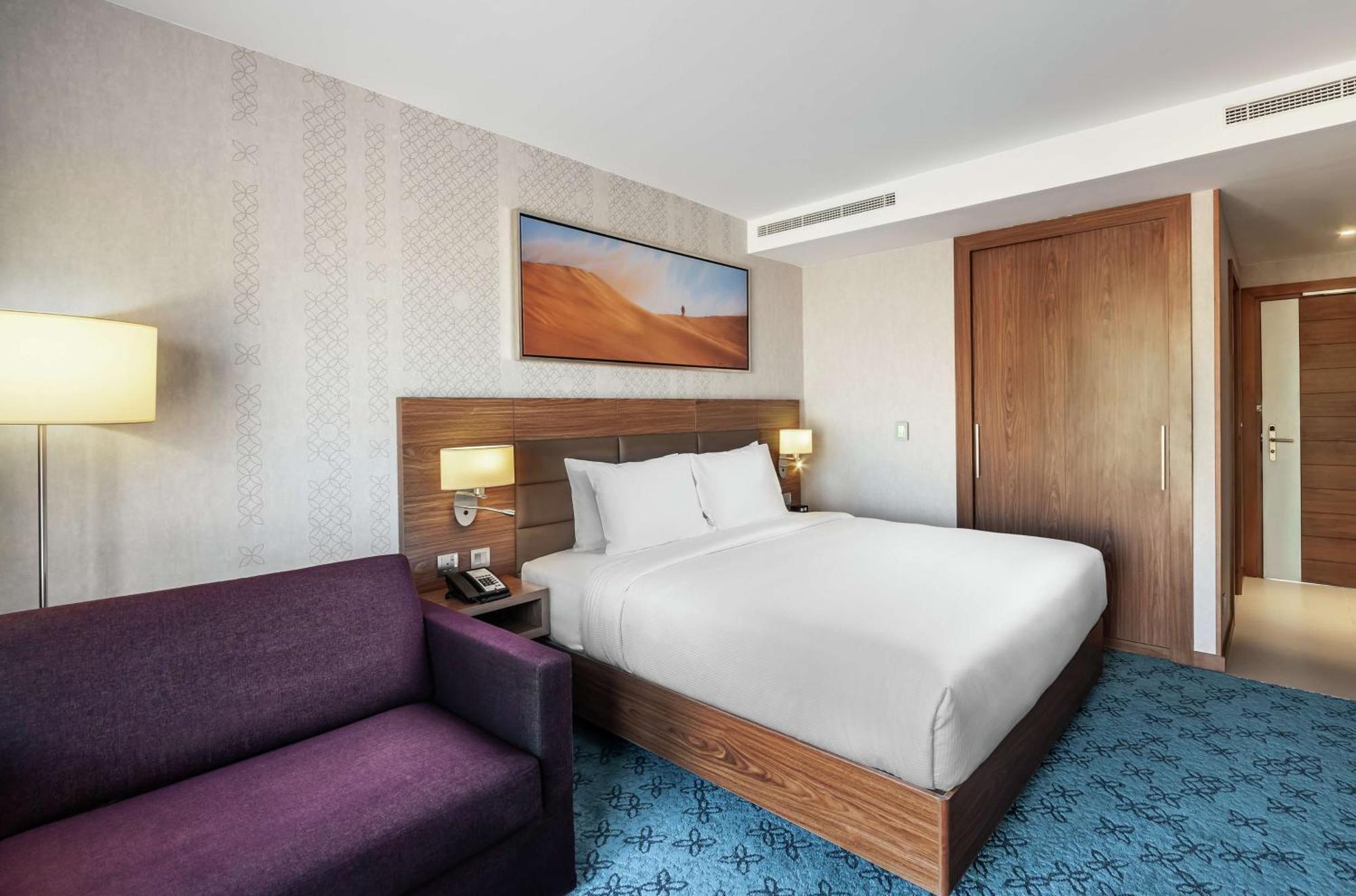 Готель Doubletree By Hilton Al Jadaf 4*