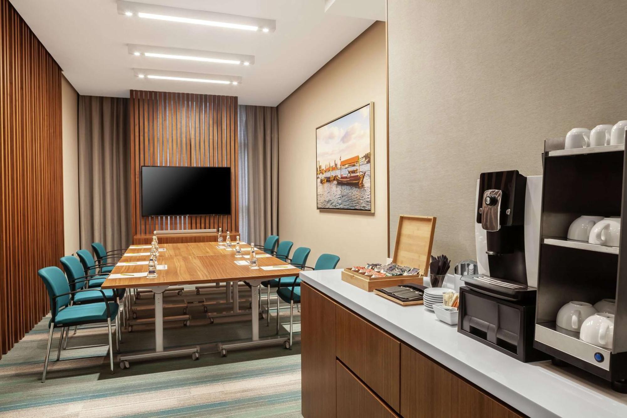 Отель Doubletree By Hilton Al Jadaf