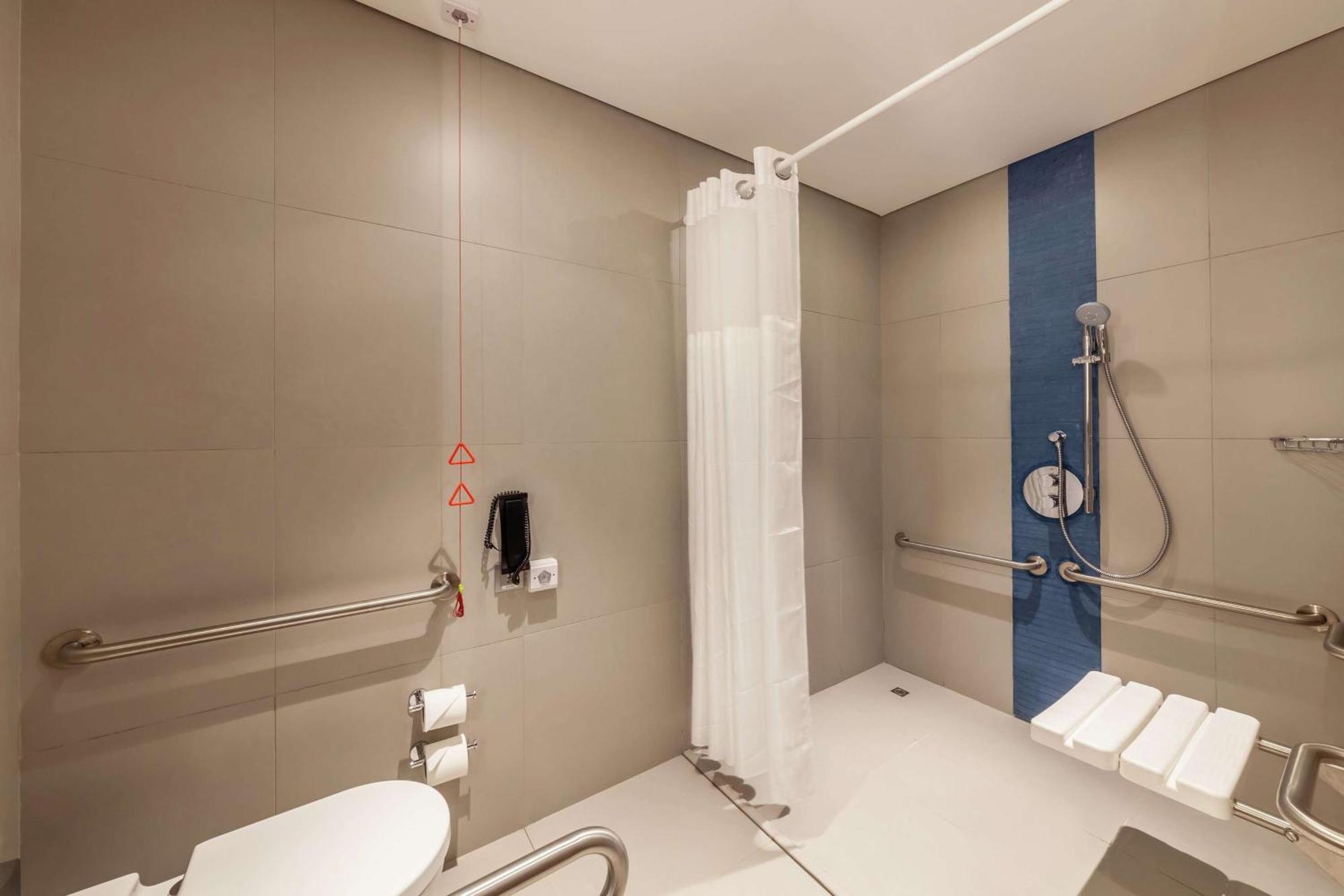 Doubletree By Hilton Al Jadaf Готель